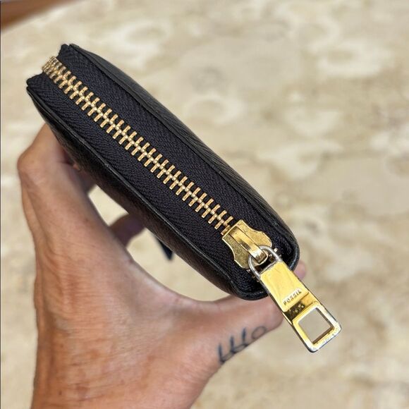 Fossil Leather Zip Around Long Wallet - Picture 7 of 14